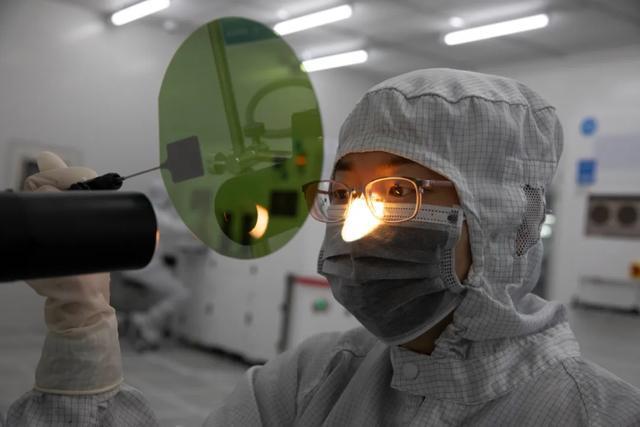 星空体育：新能源车拉动碳化硅产业落地迎机遇(图5)
