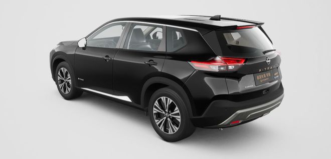 2024款奇骏超混电驱黑金版上市搭载双电机四驱1923万元起(图4)