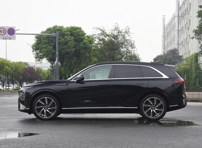 纯电版“理想L9”上市！轴距2998毫米配双电机四驱续航702Km(图3)