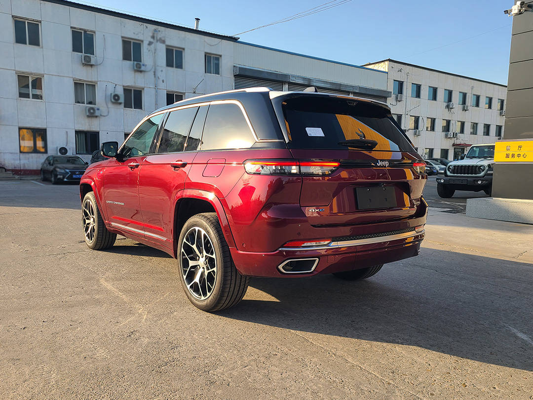 2024款Jeep大切诺基朱砂红色到店北京4s店热销(图12)