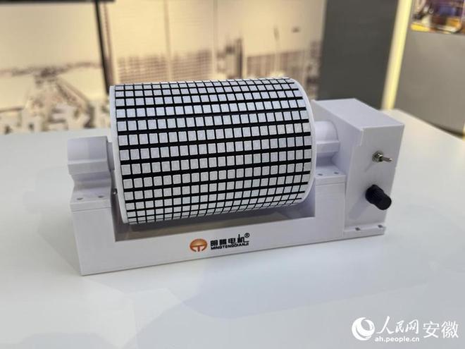 星空体育：“双凤”展翼“三力”齐鸣①丨在“看不见”的赛道里做冠军(图2)