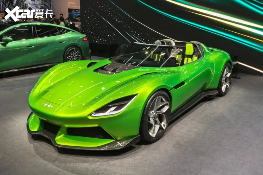 星空体育网站：强得可怕！比亚迪把-30℃低温舱搬进展馆体验极寒闪充(图9)